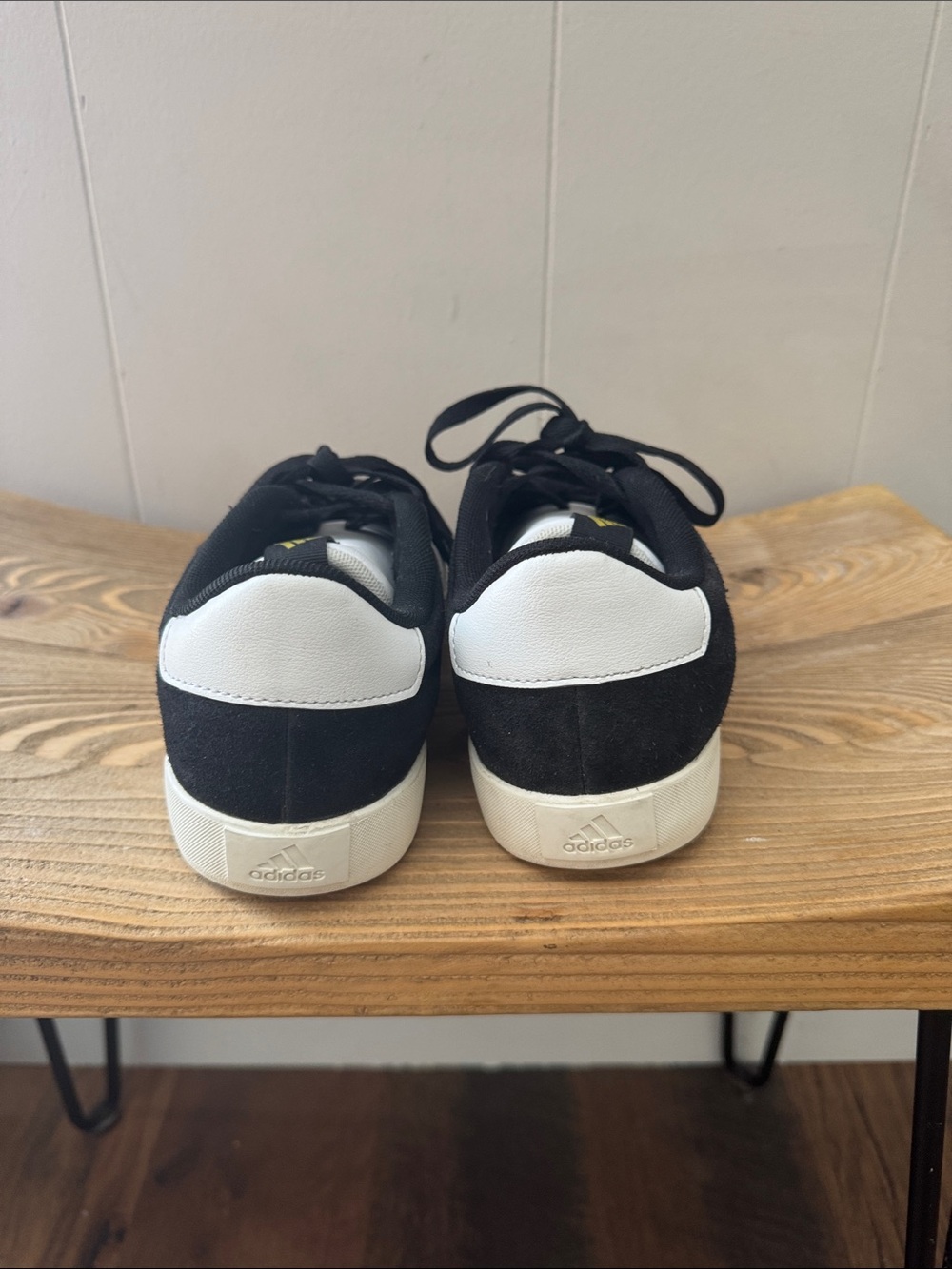 Adidas Shoes Black Suede Size 8.5
like new! - Picture 4 of 8